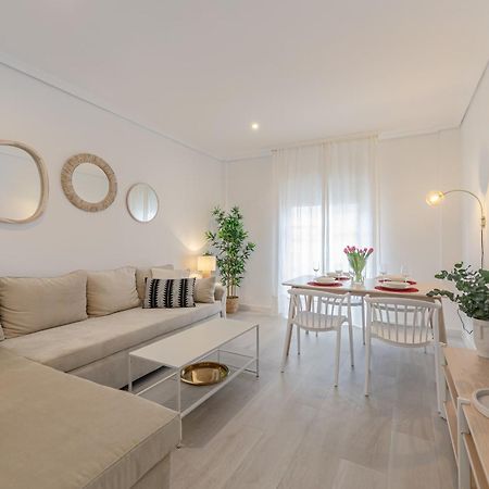 Isg Apartments Becquer Free Parking Inside The Building セビリア エクステリア 写真