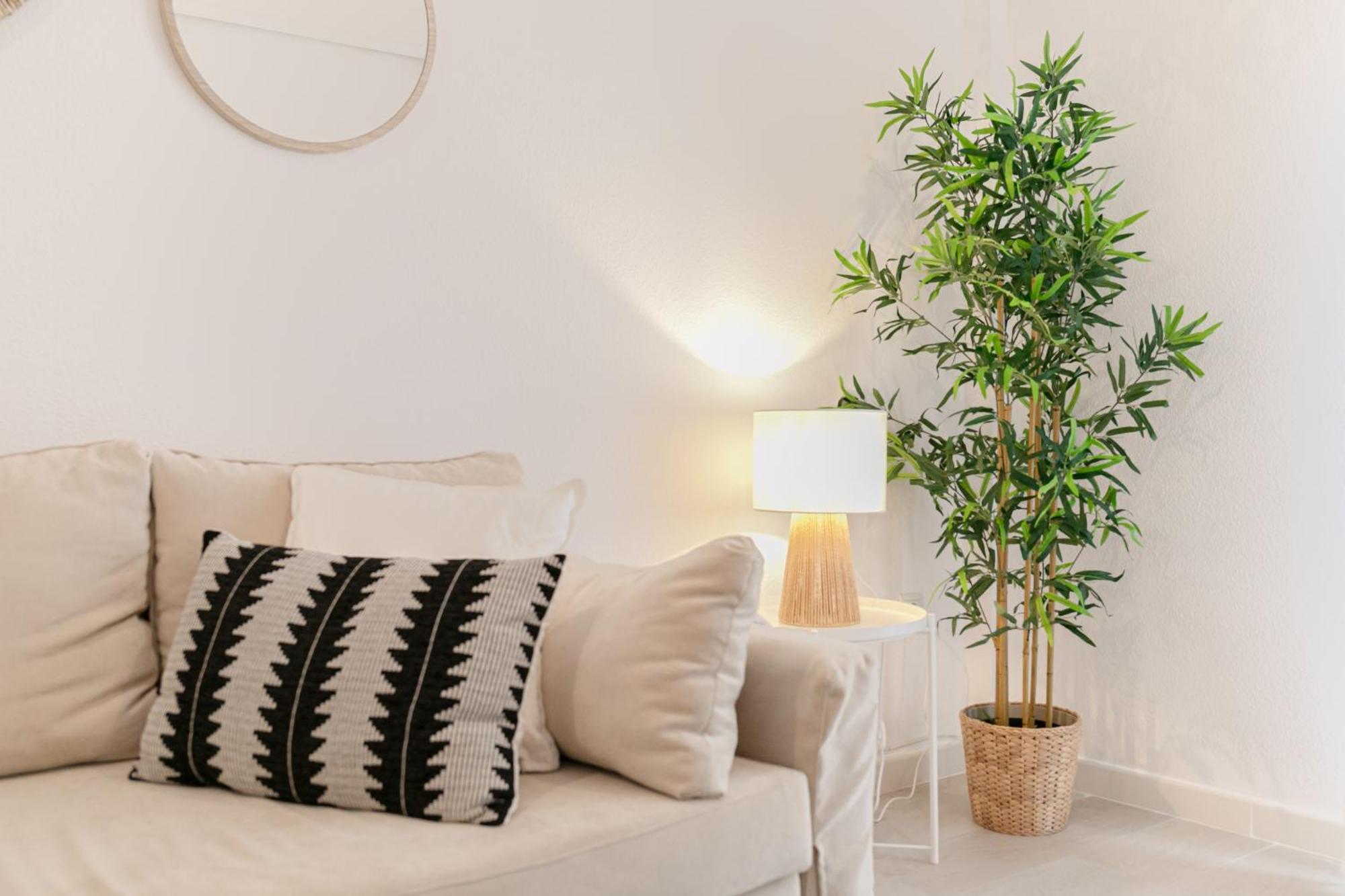 Isg Apartments Becquer Free Parking Inside The Building セビリア エクステリア 写真