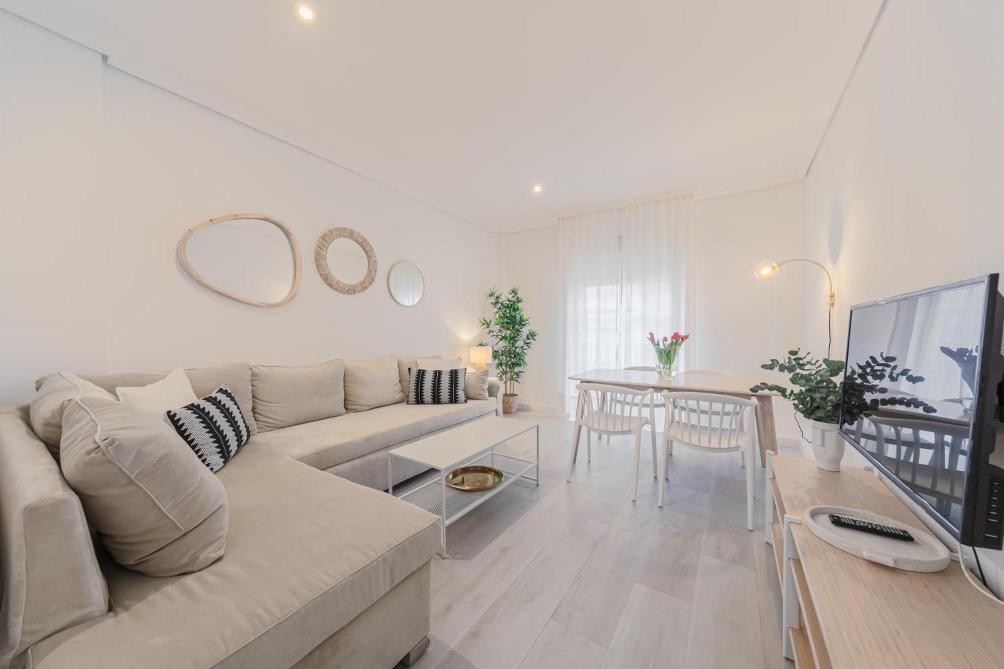Isg Apartments Becquer Free Parking Inside The Building セビリア エクステリア 写真