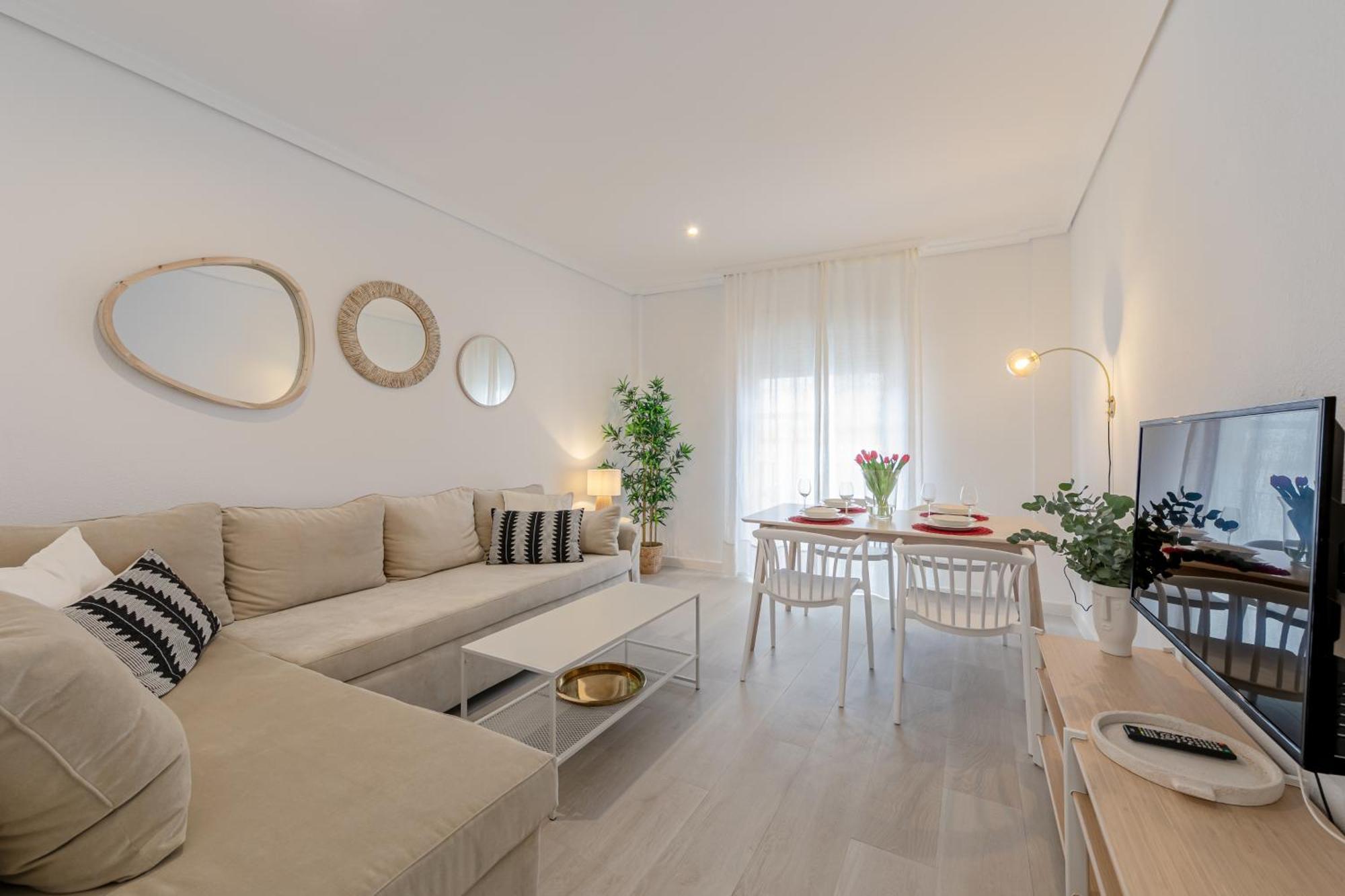 Isg Apartments Becquer Free Parking Inside The Building セビリア エクステリア 写真